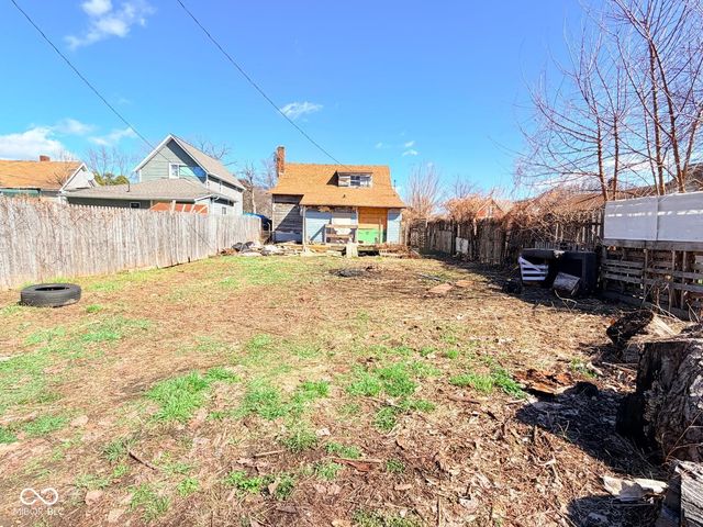 2221 E Lynn Street, Anderson, IN 46016