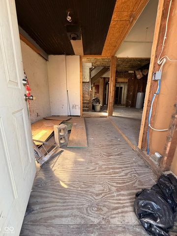 2221 E Lynn Street, Anderson, IN 46016