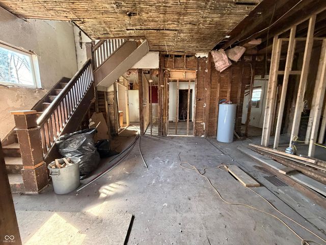 2221 E Lynn Street, Anderson, IN 46016