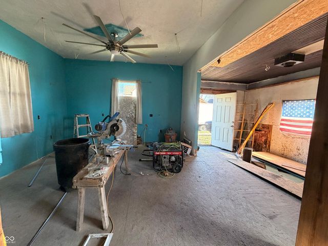 2221 E Lynn Street, Anderson, IN 46016