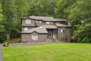 202 High Wood Drive, Glastonbury, CT 06073