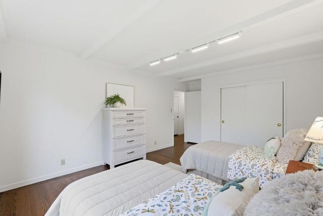 10915 Mora Drive, Los Altos Hills, CA 94024