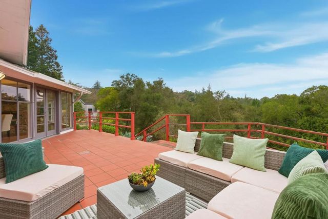 10915 Mora Drive, Los Altos Hills, CA 94024