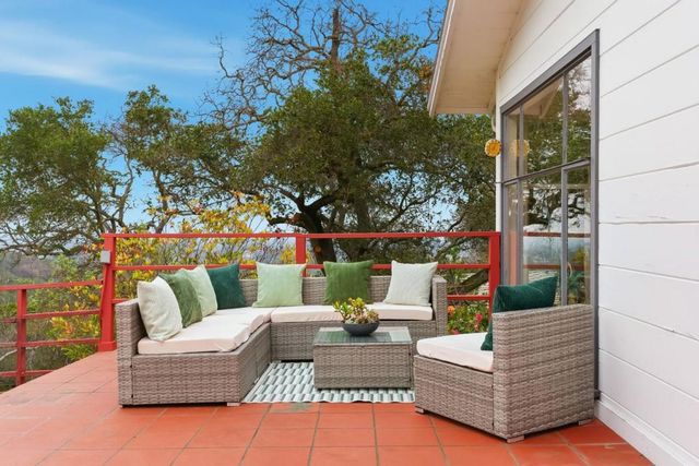 10915 Mora Drive, Los Altos Hills, CA 94024