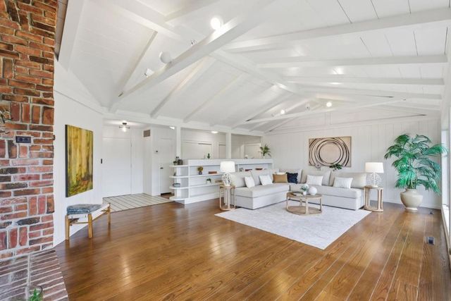 10915 Mora Drive, Los Altos Hills, CA 94024