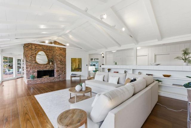 10915 Mora Drive, Los Altos Hills, CA 94024