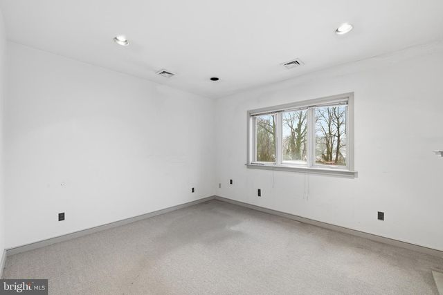 1440 KINGS HWY, Haddon Heights, NJ 08035