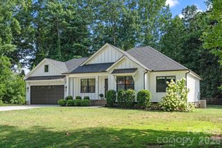 109 Logan Lane, Belmont, NC 28012
