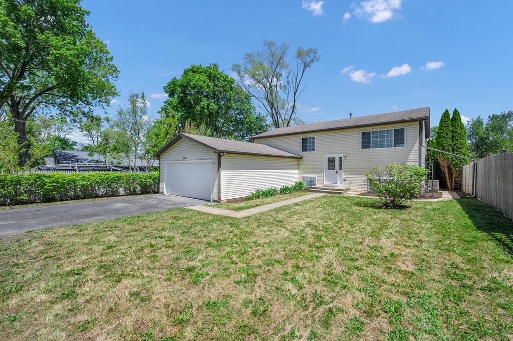 34841 N Oakside Avenue, Ingleside, IL 60041