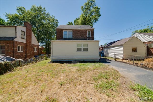 6911 Reder Avenue, Northwoods, MO 63121