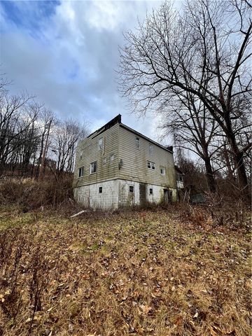 3007 Perry Hwy, Scott Twp, PA 16101