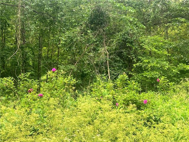 3007 Perry Hwy, Scott Twp, PA 16101