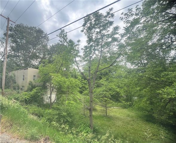 3007 Perry Hwy, Scott Twp, PA 16101