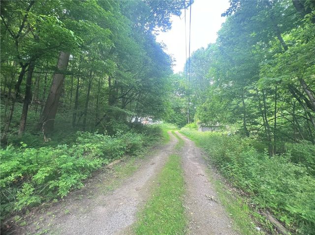 3007 Perry Hwy, Scott Twp, PA 16101