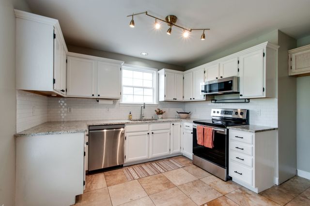 7305 Demetrius Ct, Fairview, TN 37062
