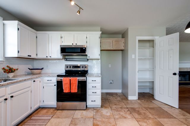 7305 Demetrius Ct, Fairview, TN 37062