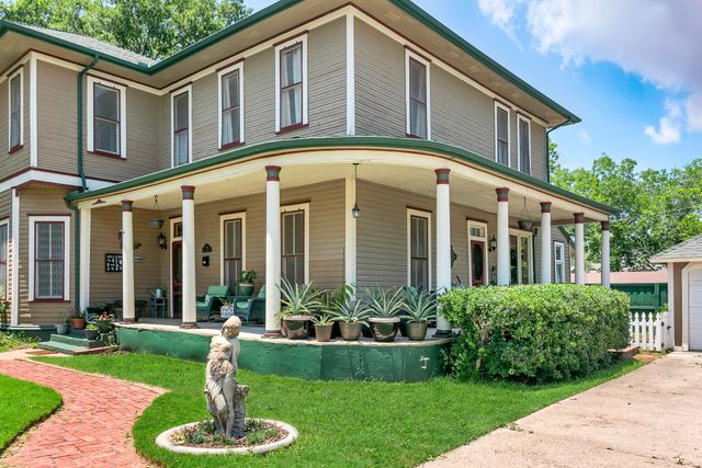 414 W Columbia Street, Weatherford, TX 76086