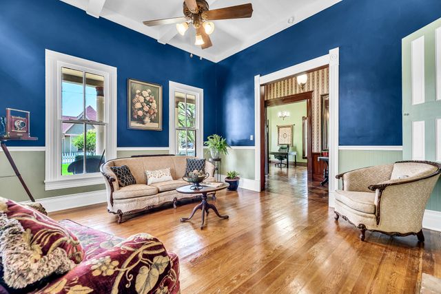 414 W Columbia Street, Weatherford, TX 76086