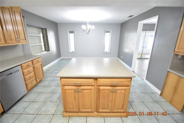 6485 30TH AVENUE N, St Petersburg, FL 33710