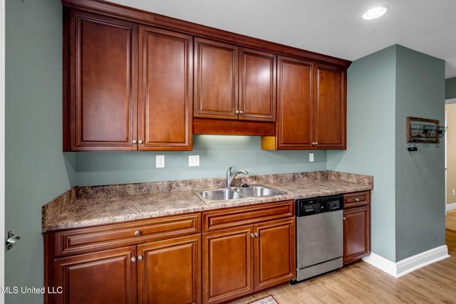 17364 Palm Ridge Drive, D'iberville, MS 39540
