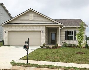 2929 Hen Brook Dr, Columbia, TN 38401