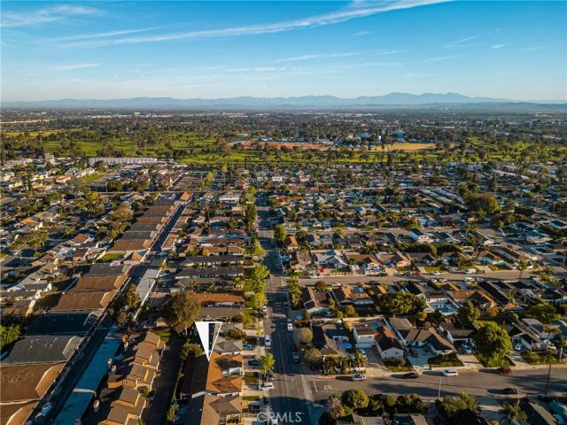 2171 Pomona, Costa Mesa, CA 92627