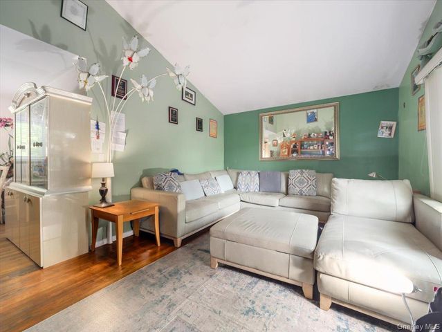 6 Byron Street, New City, NY 10956