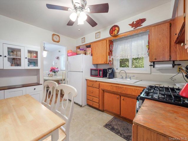 6 Byron Street, New City, NY 10956
