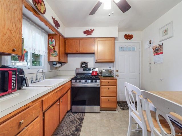 6 Byron Street, New City, NY 10956