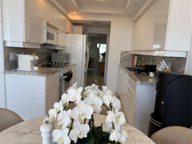 2000 Island Blvd 1603, Aventura, FL 33160