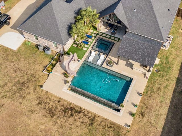 5811 Limestone Lane, Midlothian, TX 76065