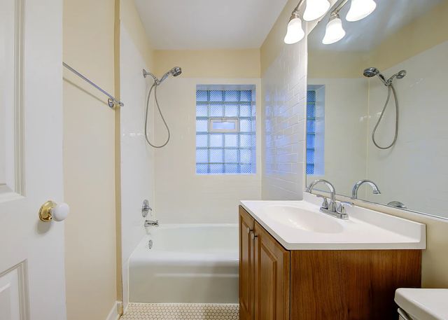 853 W Carmen Avenue 1D, Chicago, IL 60640