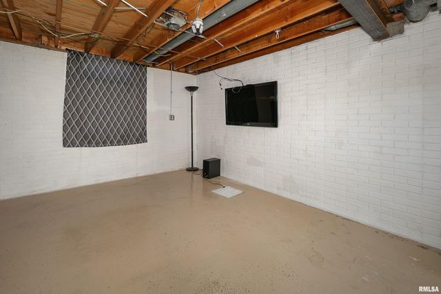 3752 CEDARWOOD Court, Bettendorf, IA 52722