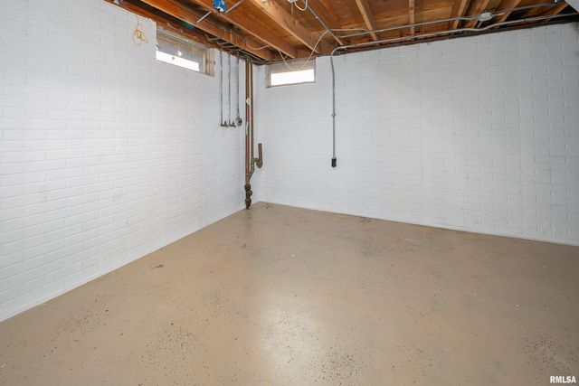 3752 CEDARWOOD Court, Bettendorf, IA 52722