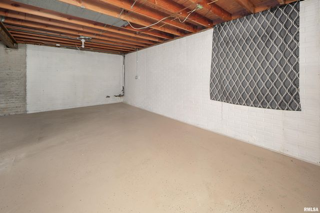 3752 CEDARWOOD Court, Bettendorf, IA 52722