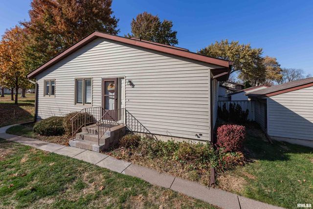 3752 CEDARWOOD Court, Bettendorf, IA 52722