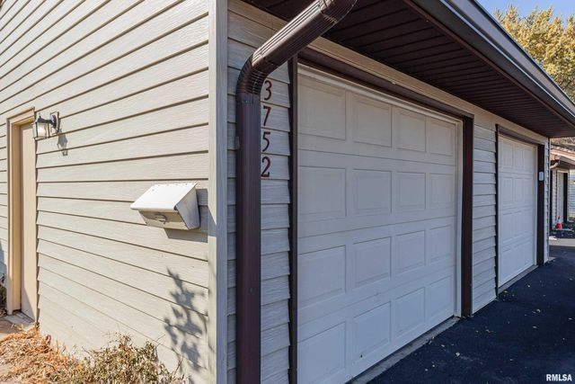 3752 CEDARWOOD Court, Bettendorf, IA 52722