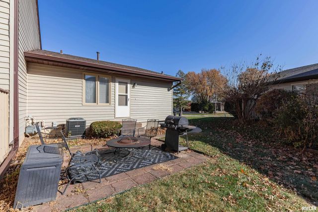 3752 CEDARWOOD Court, Bettendorf, IA 52722