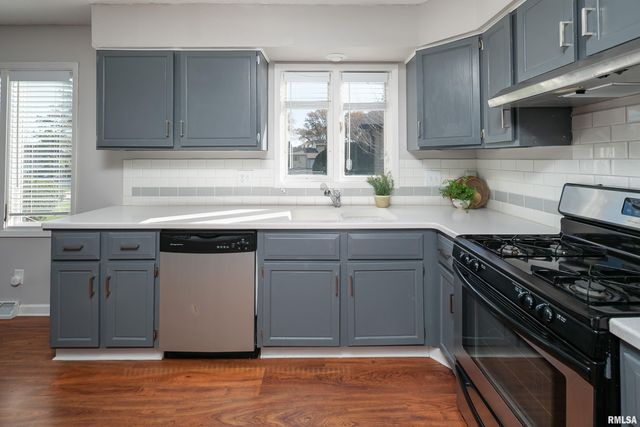 3752 CEDARWOOD Court, Bettendorf, IA 52722