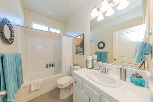 3919 Portals, Clovis, CA 93619