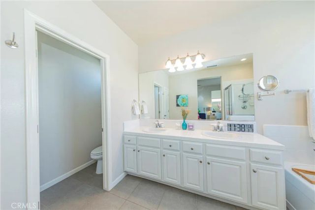 3919 Portals, Clovis, CA 93619