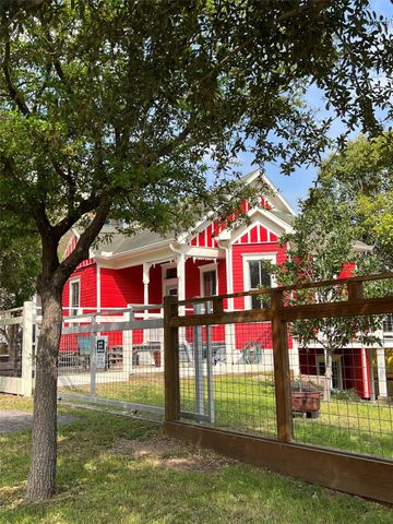 1310 Beachton Street, Houston, TX 77007