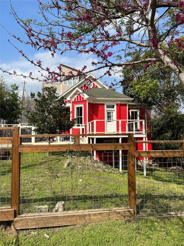 1310 Beachton Street, Houston, TX 77007