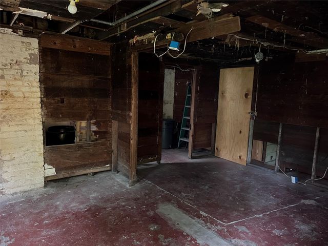 1310 Beachton Street, Houston, TX 77007