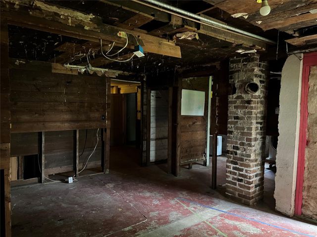 1310 Beachton Street, Houston, TX 77007