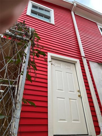 1310 Beachton Street, Houston, TX 77007