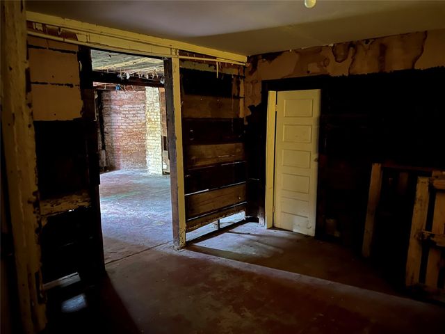 1310 Beachton Street, Houston, TX 77007