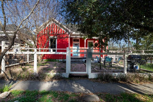 1310 Beachton Street, Houston, TX 77007