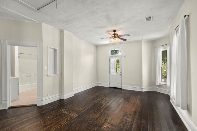 1310 Beachton Street, Houston, TX 77007