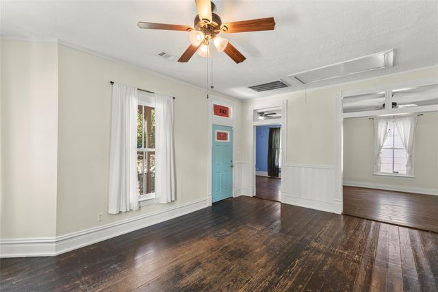 1310 Beachton Street, Houston, TX 77007